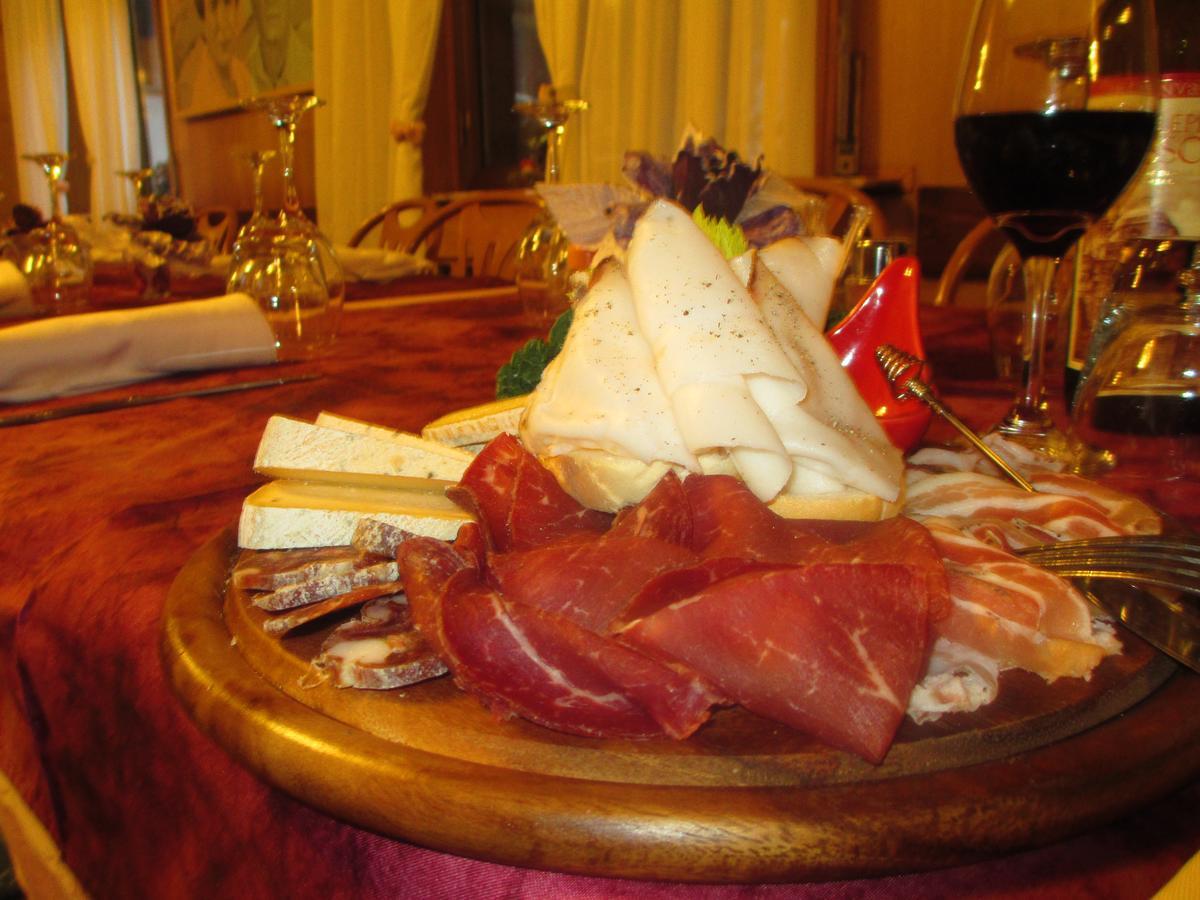 Albergo Morandi วัลบอนดิโอเน ภายนอก รูปภาพ