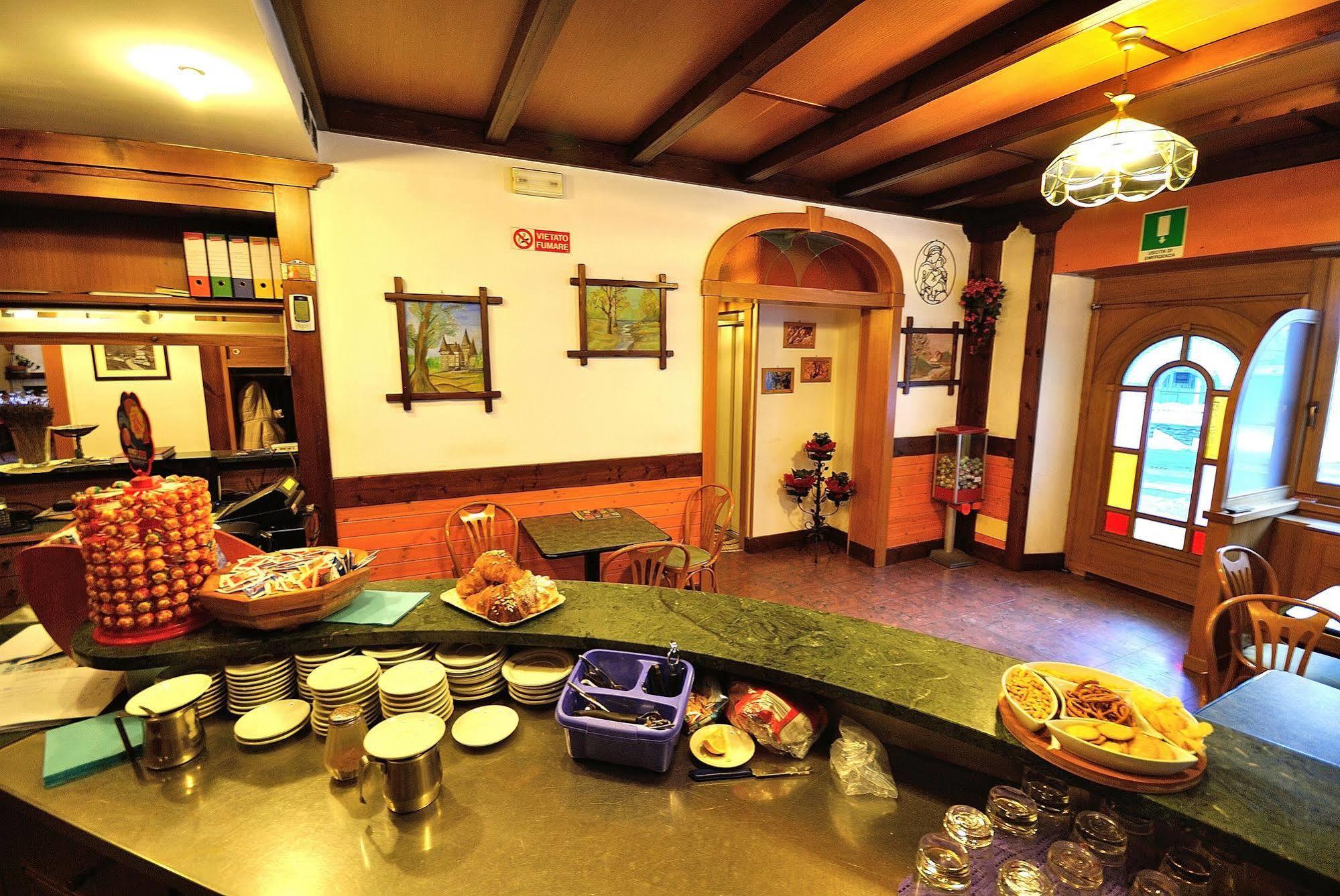 Albergo Morandi วัลบอนดิโอเน ภายนอก รูปภาพ